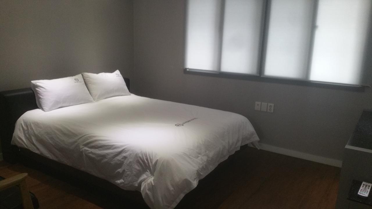 Show Hotel Busan Phòng bức ảnh
